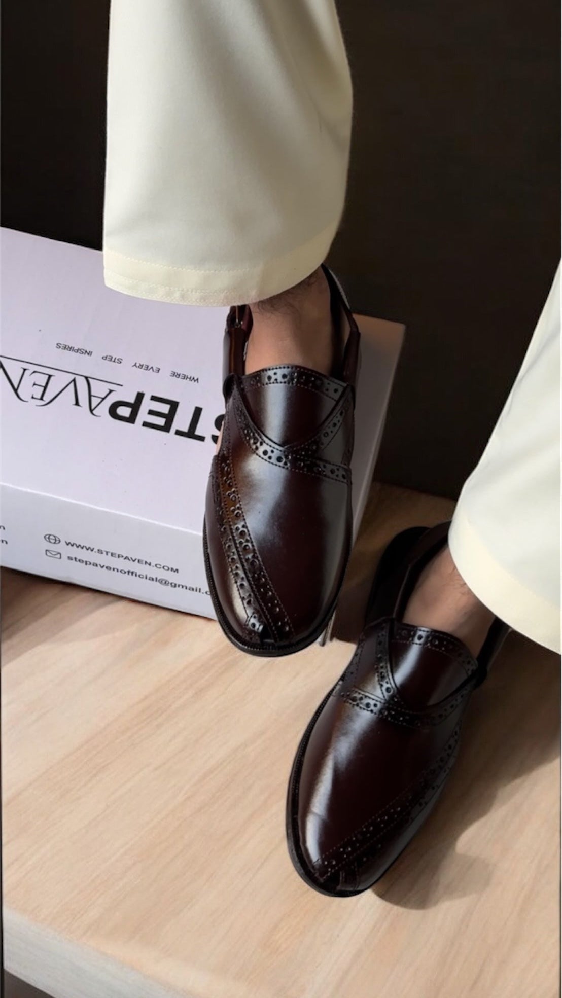 BN-1189 (BROWN LEATHER NOVA)